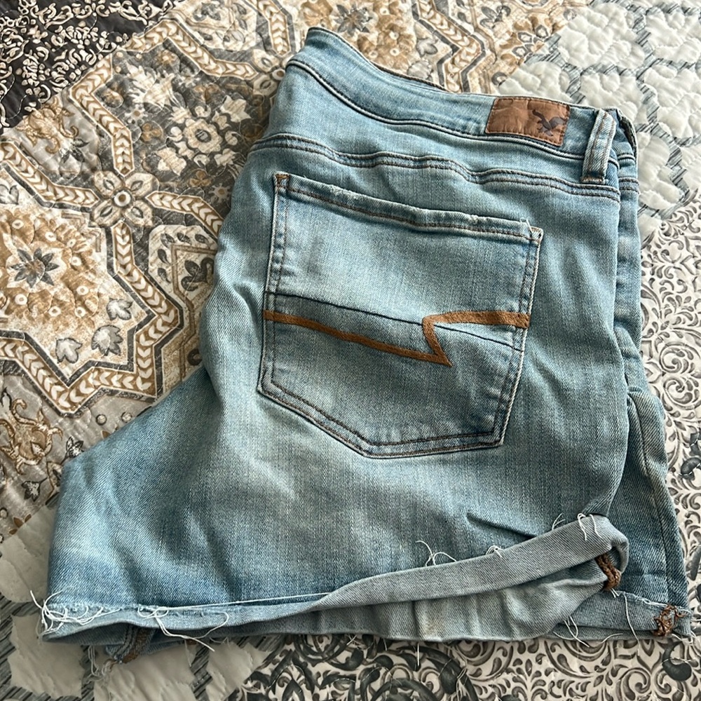American Eagle Midi Shorts Size 18